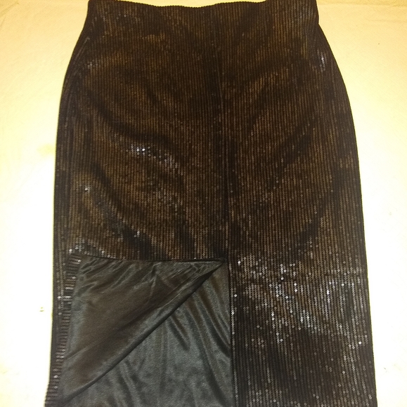 everleigh Dresses & Skirts - New sparkly and fun skirt..they will be jealous
